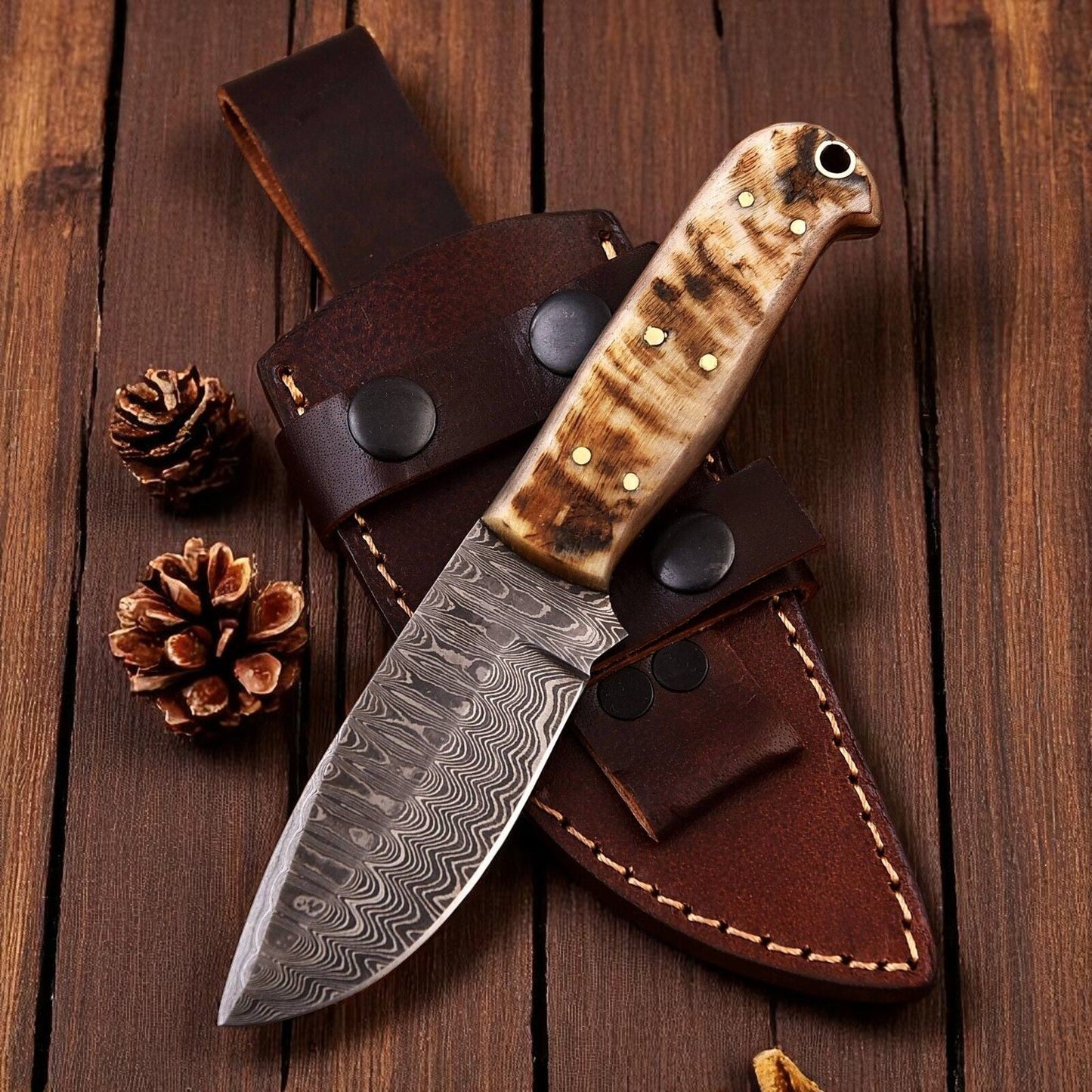 Handmade Damascus Hunting Knife with Sheep Horn Handle