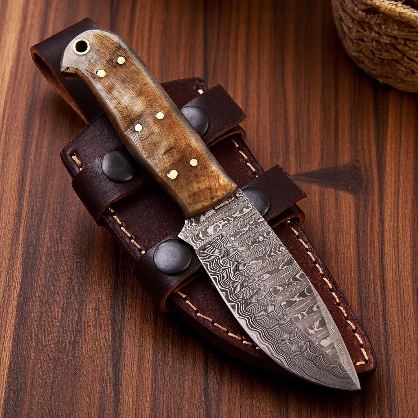 Handmade Damascus Hunting Knife with Sheep Horn Handle